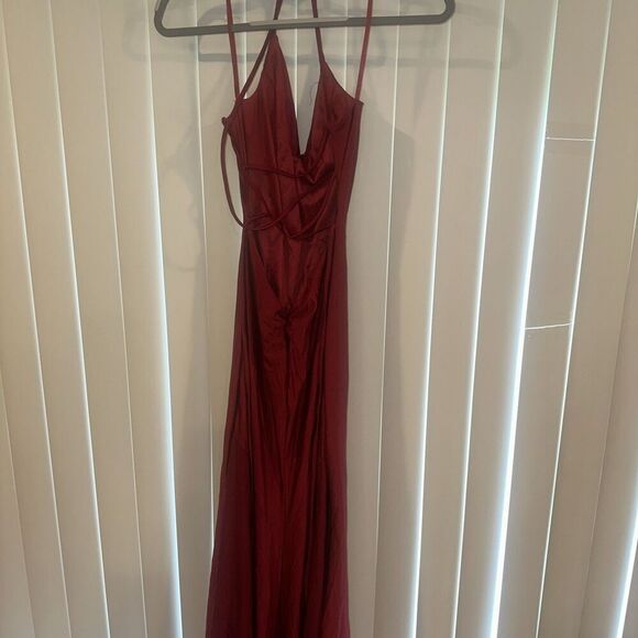La Femme Red Strappy High Neck Slit Formal Gown Size 00. NWOT. D - Picture 3 of 13